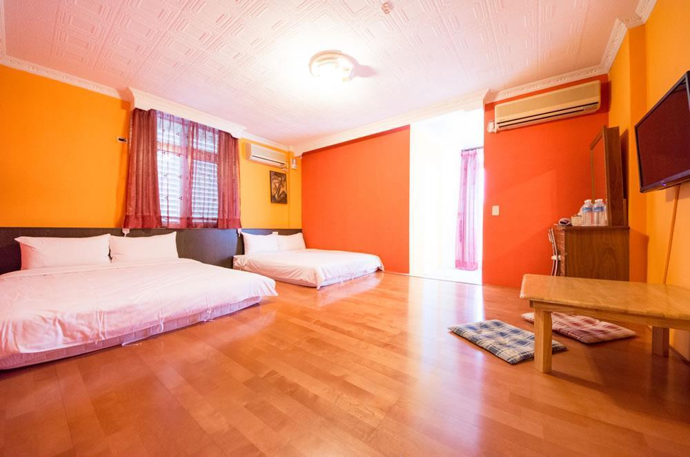 Dog House Bed and Breakfast T'ai-tung Exteriör bild