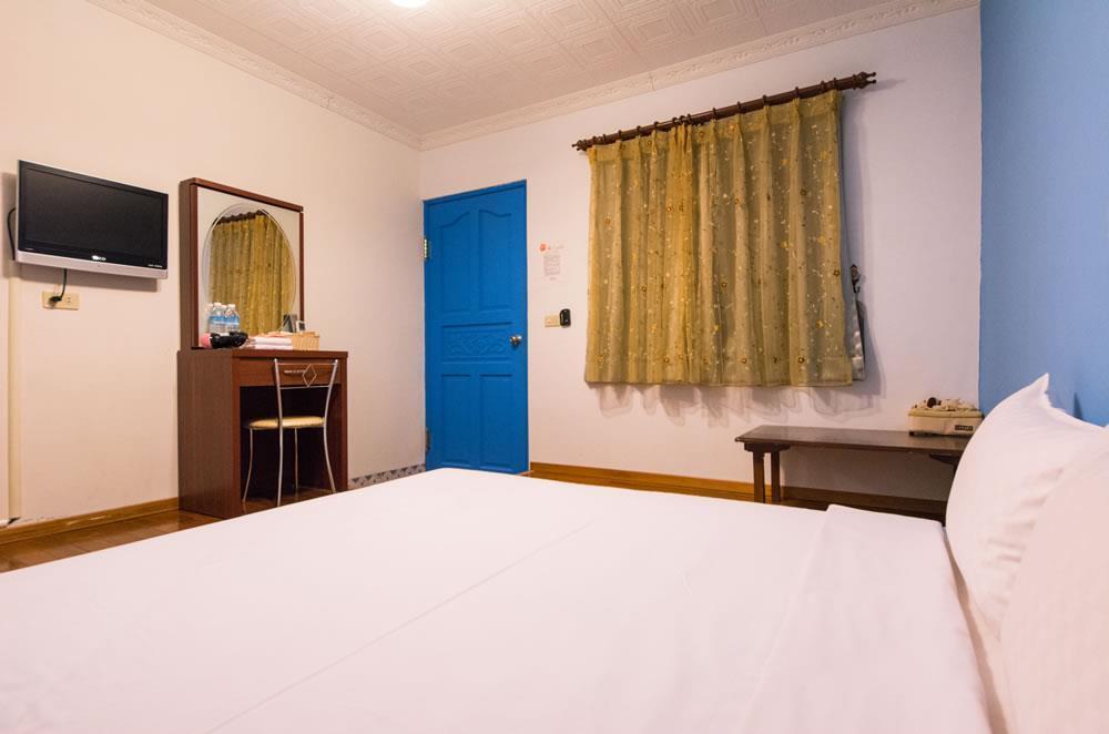 Dog House Bed and Breakfast T'ai-tung Exteriör bild